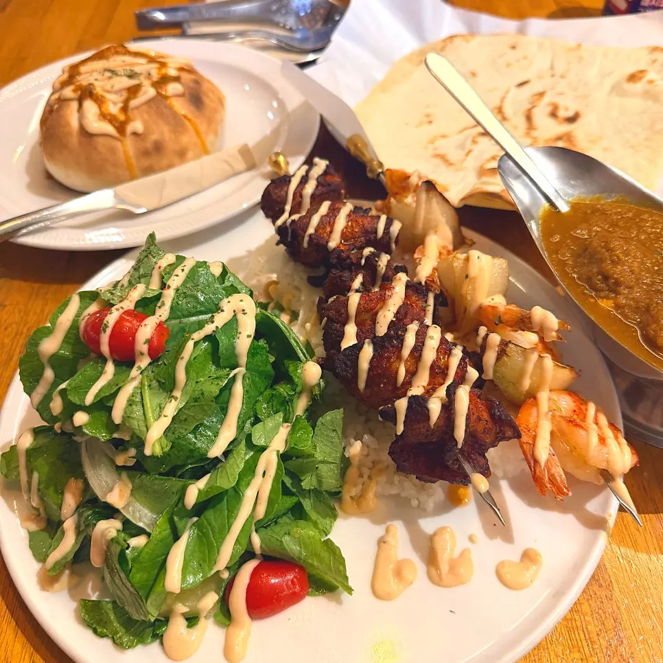 탄두리띠까 새우와 닭다리살 꼬치