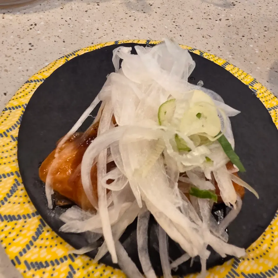 A single piece of sushi at Sushi Ian N near Seolleung Station