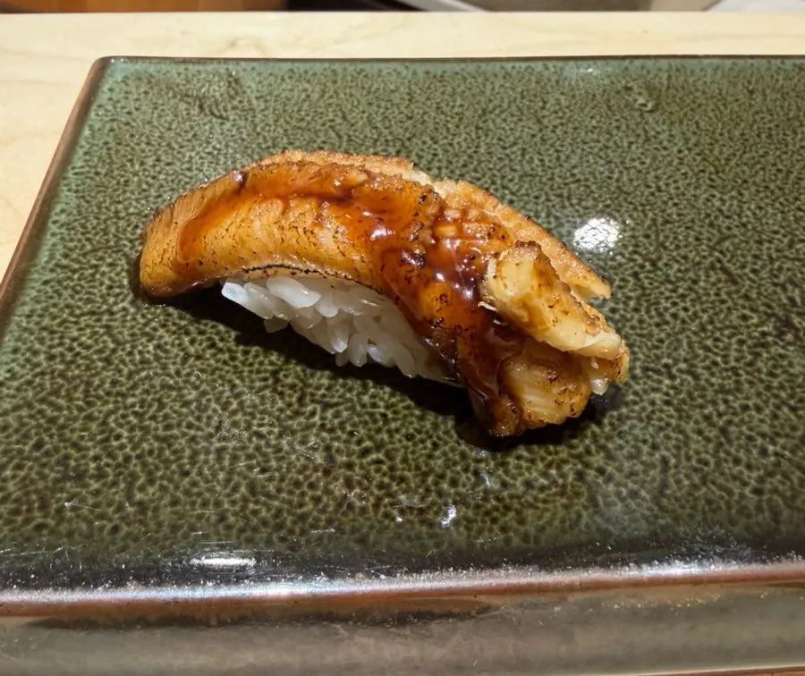 비린맛 없는 시메사바 초밥