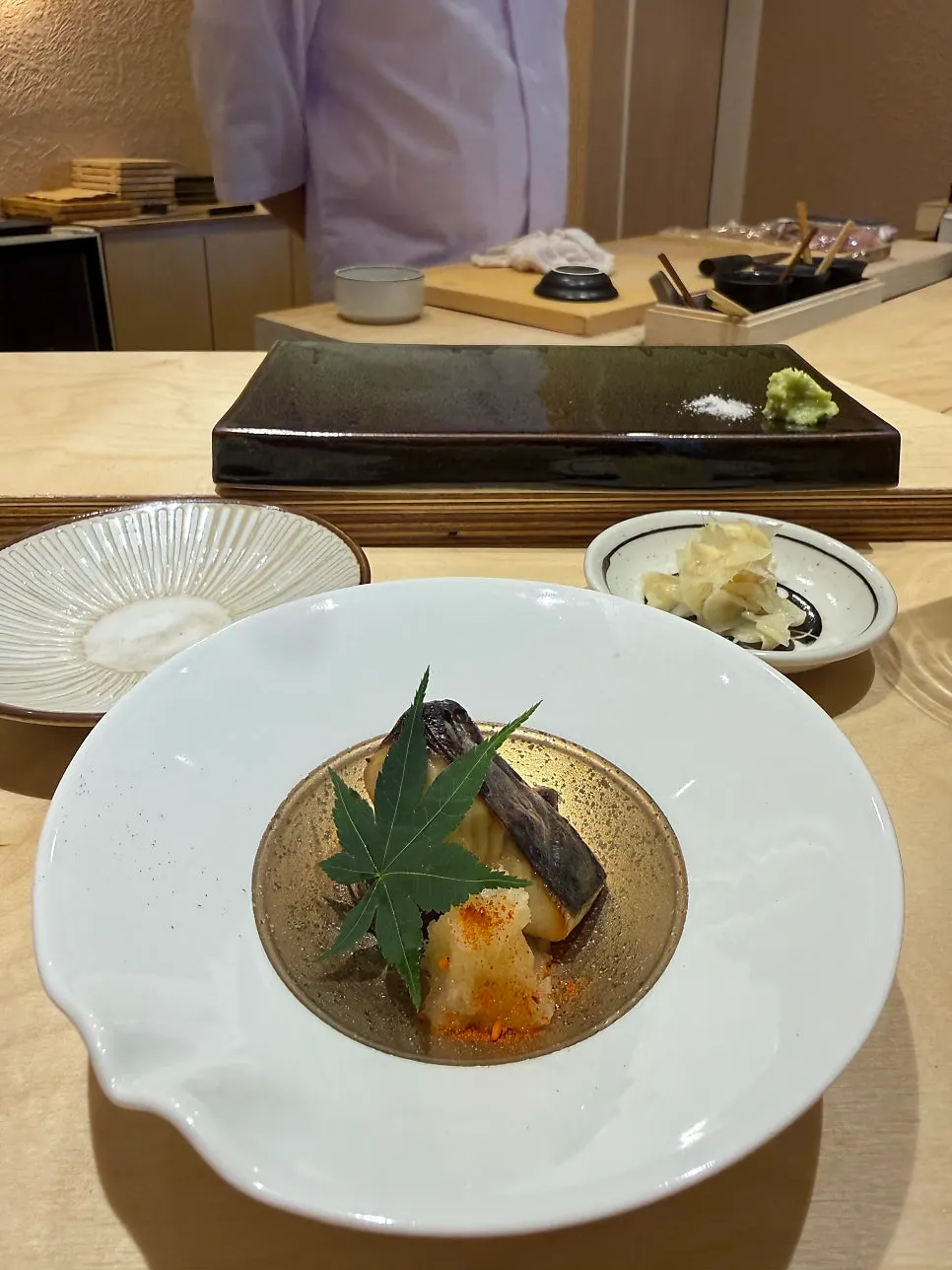 구운 삼치야끼 접시