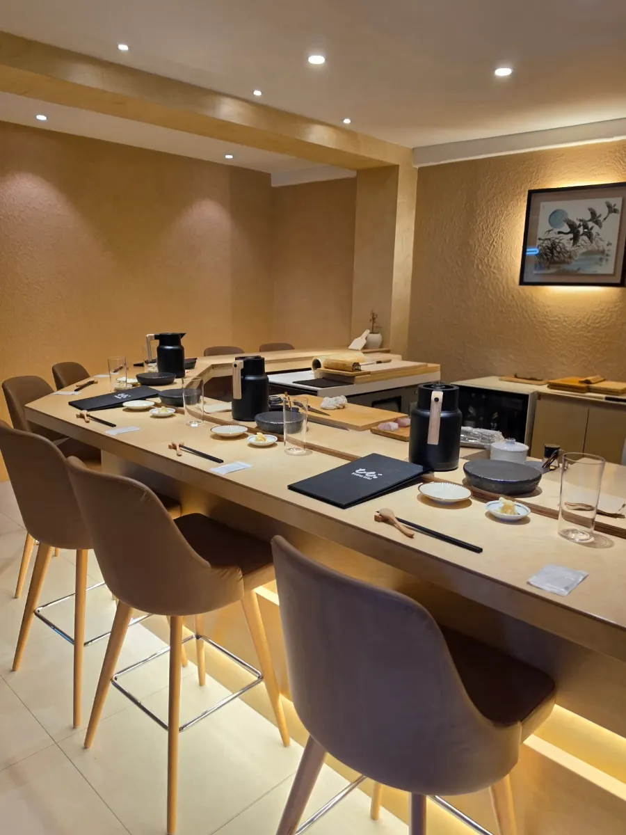 Neat, cozy interior atmosphere of Sushi Hibi
