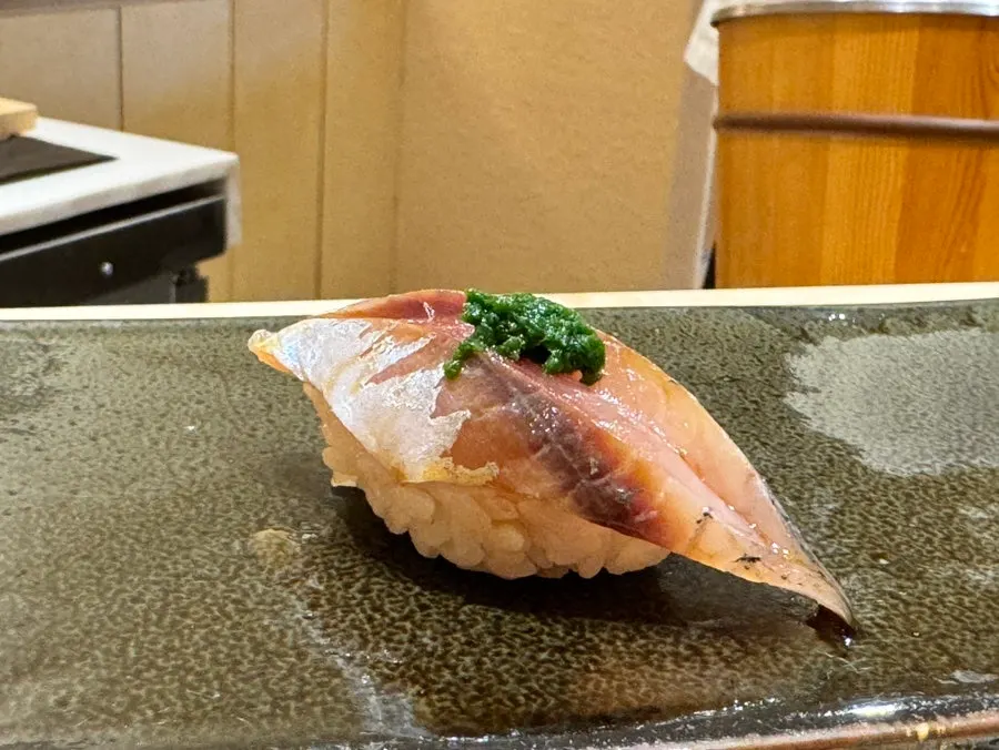 Horse mackerel sushi with chopped scallion garnish