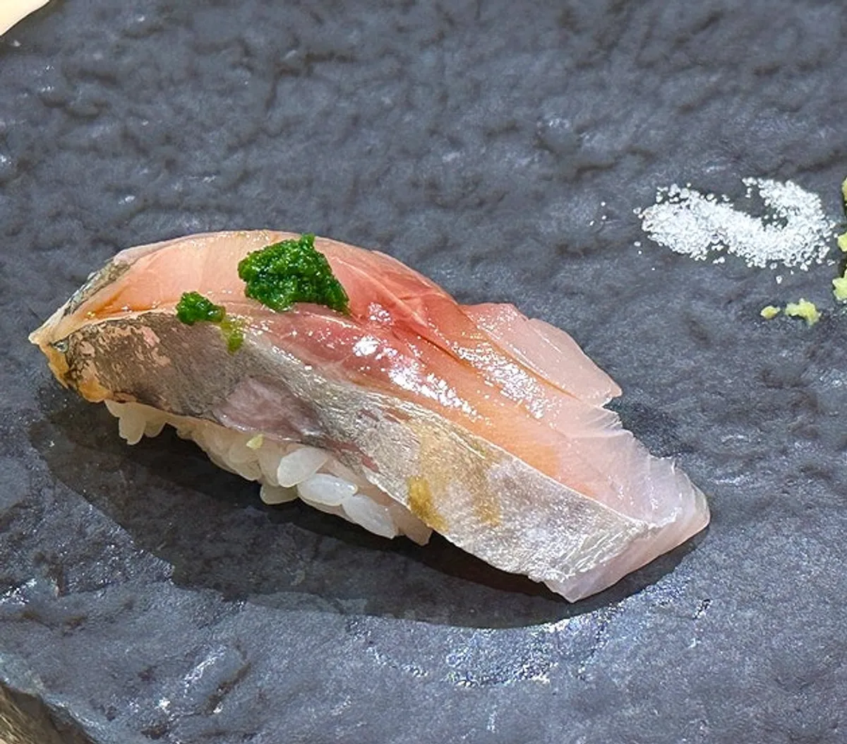 Red seabream sushi with lightly sweetened rice