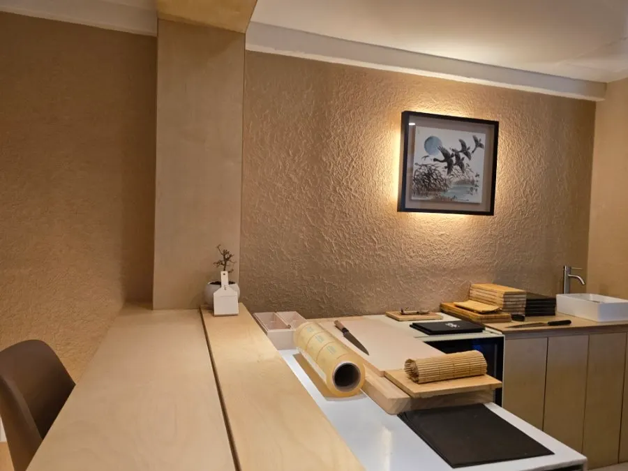 Sushi Hibi interior and parking information