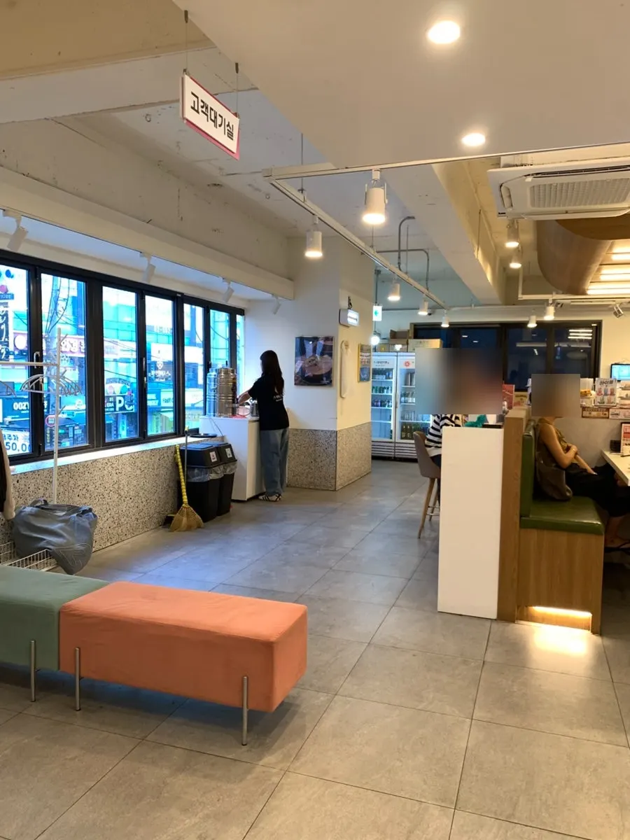 스시이안앤 선릉역점 내부 테이블석