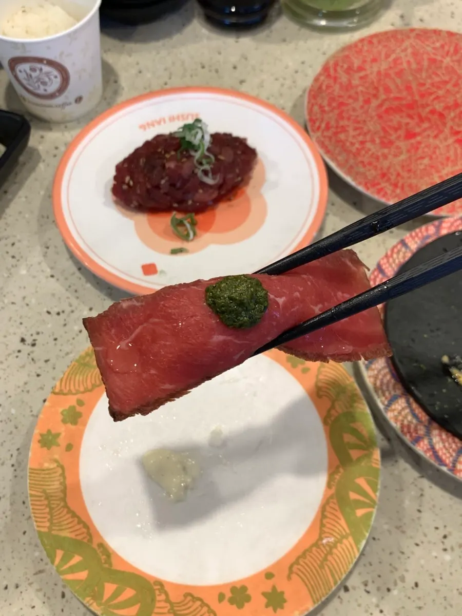 육회초밥 한 접시