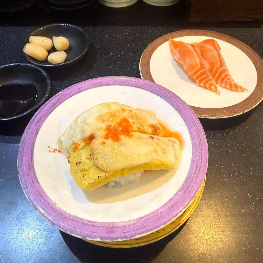 마요날치알이 올라간 계란치즈초밥
