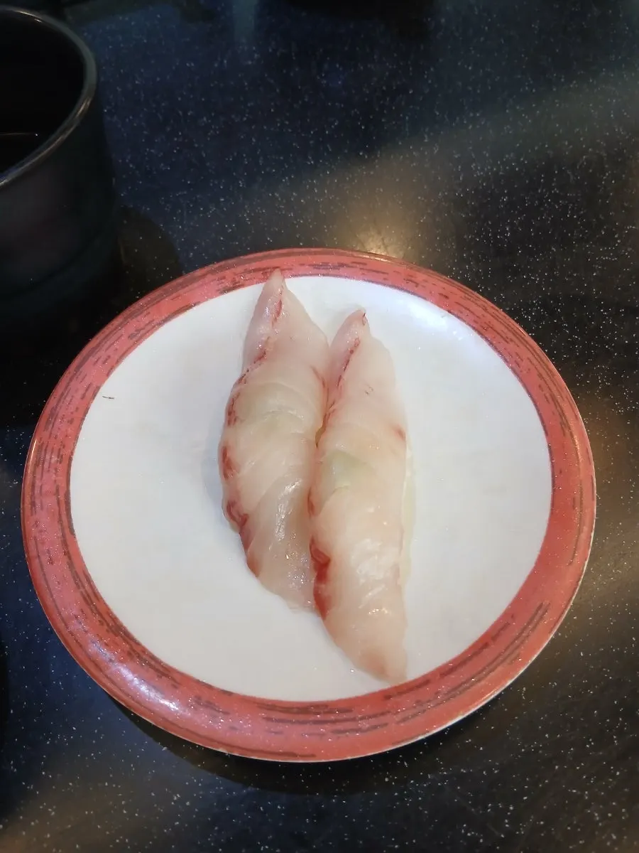 추가 주문한 점성어 초밥