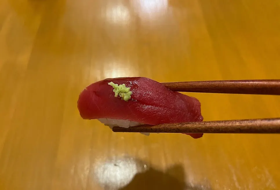 참돔과 아까미 참치 초밥
