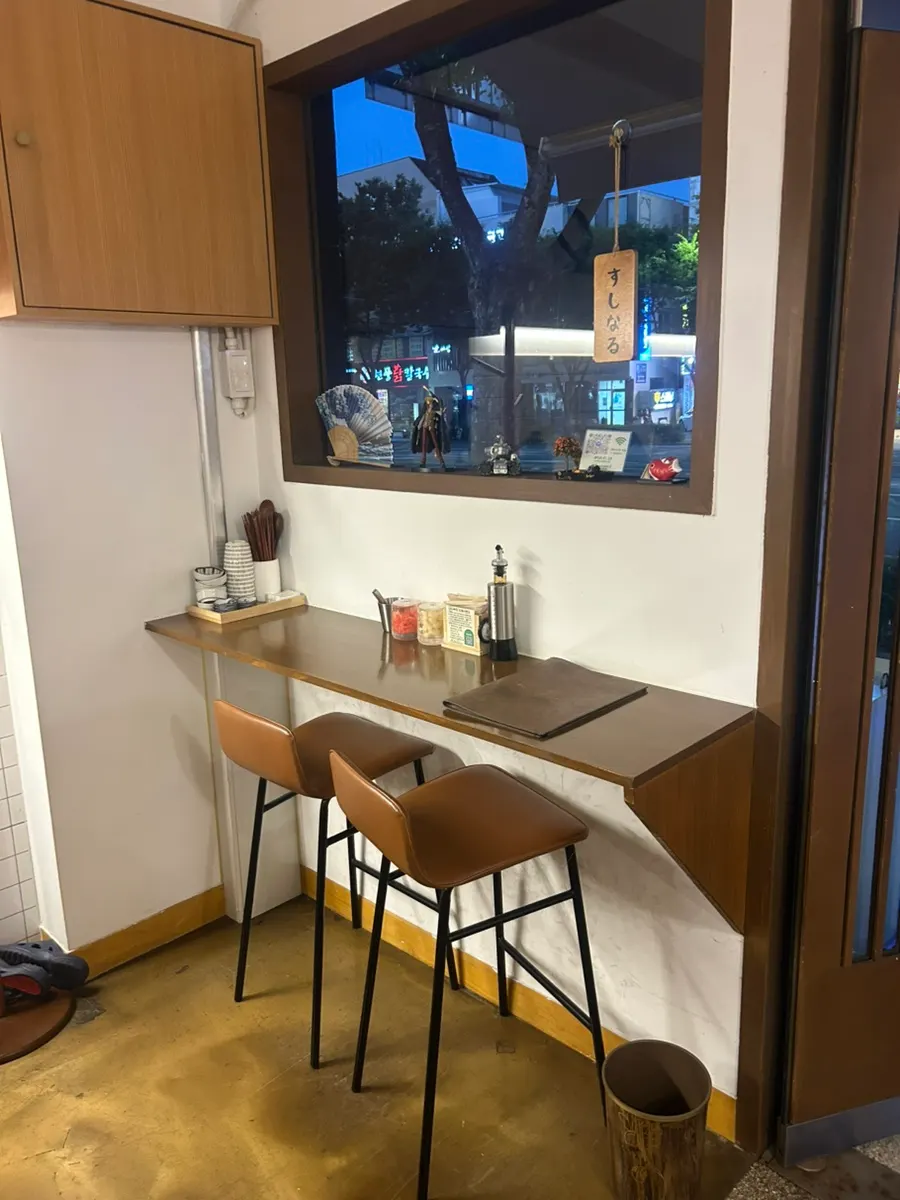 Table for four where a family can sit