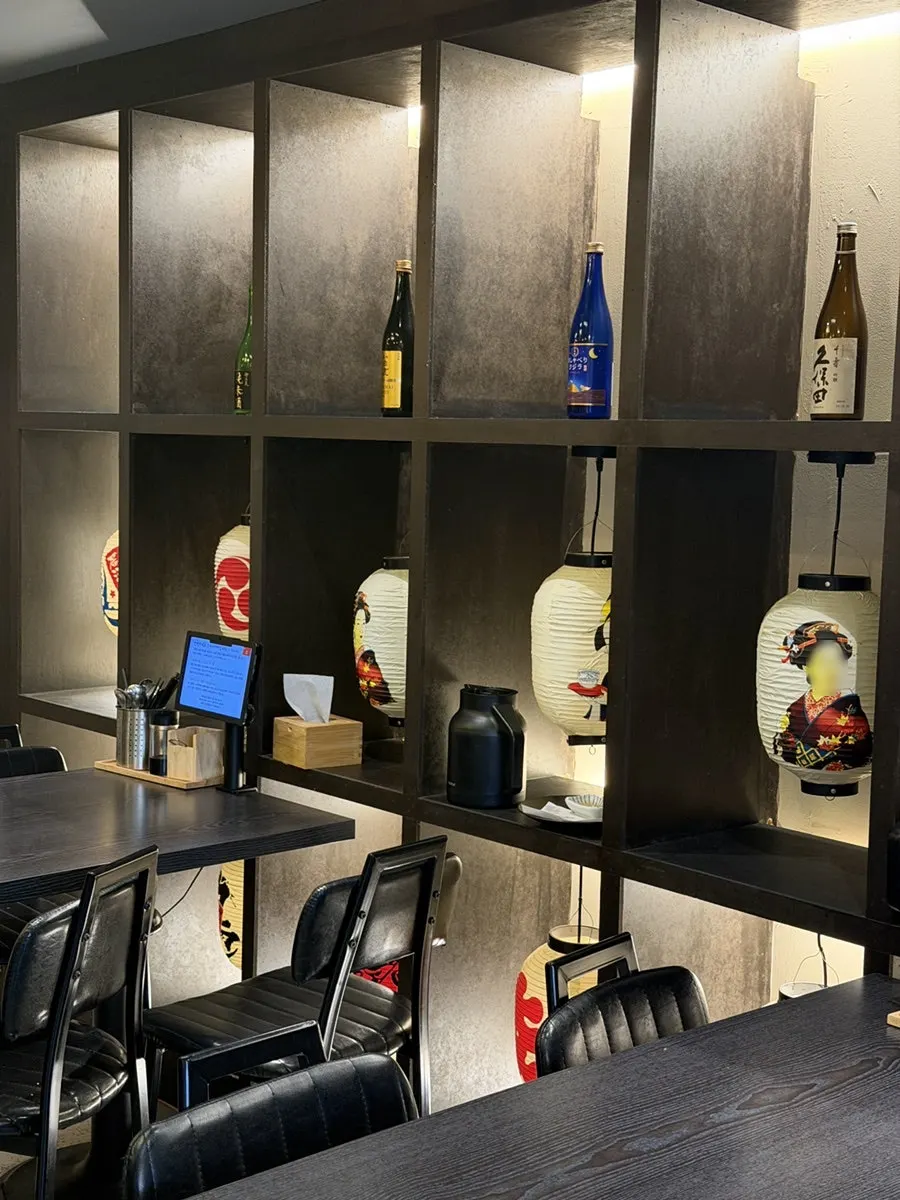 Spacious interior hall of Sushi Sakaba Hapjeong