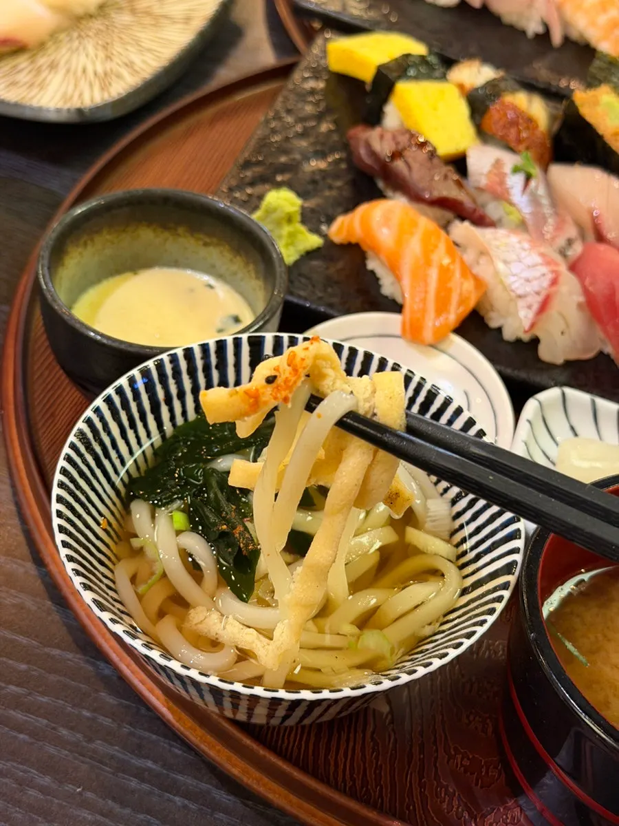 Mini udon served with the sushi set
