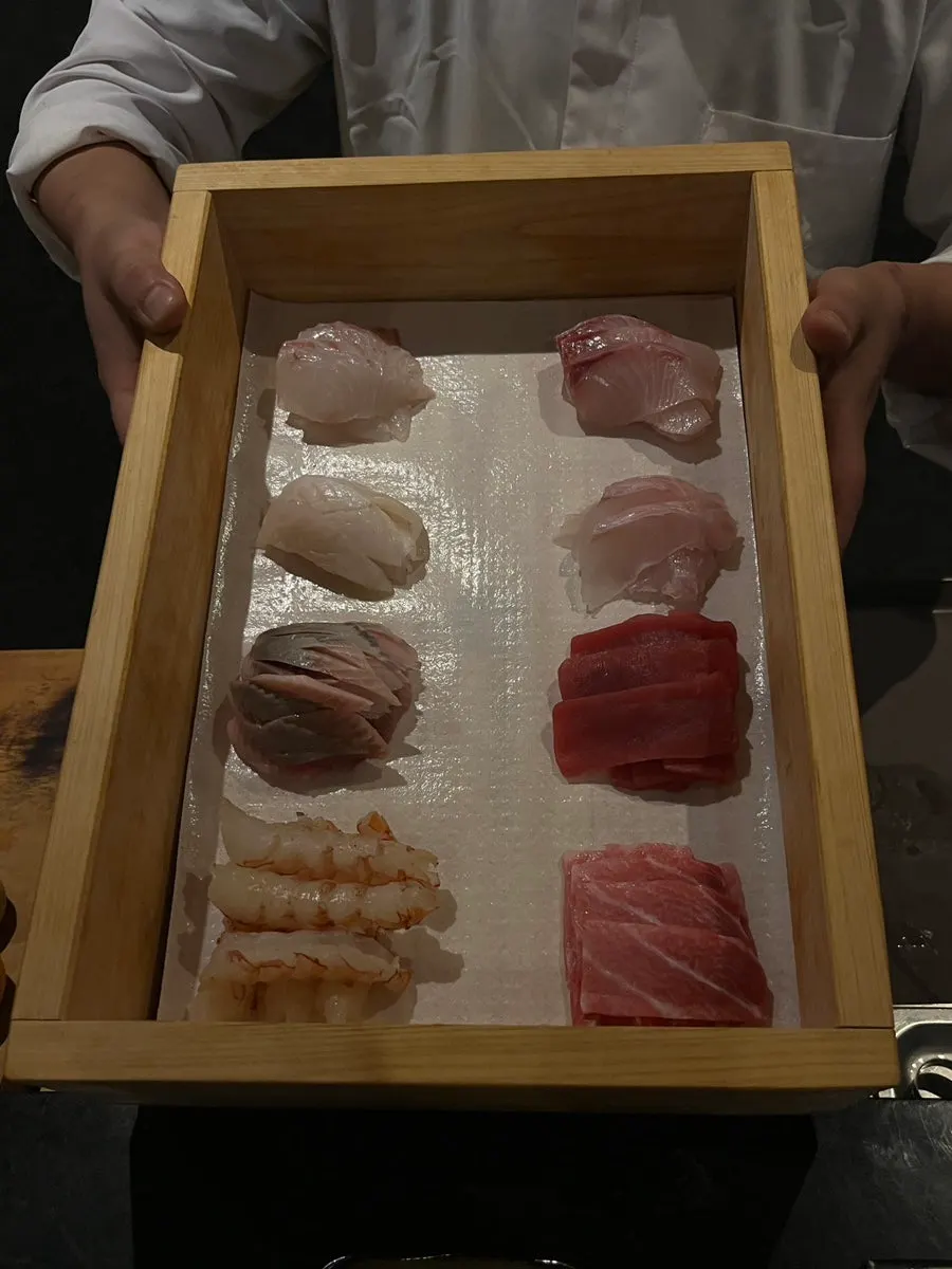 스시 코스 시작 전 보여준 생선 횟감