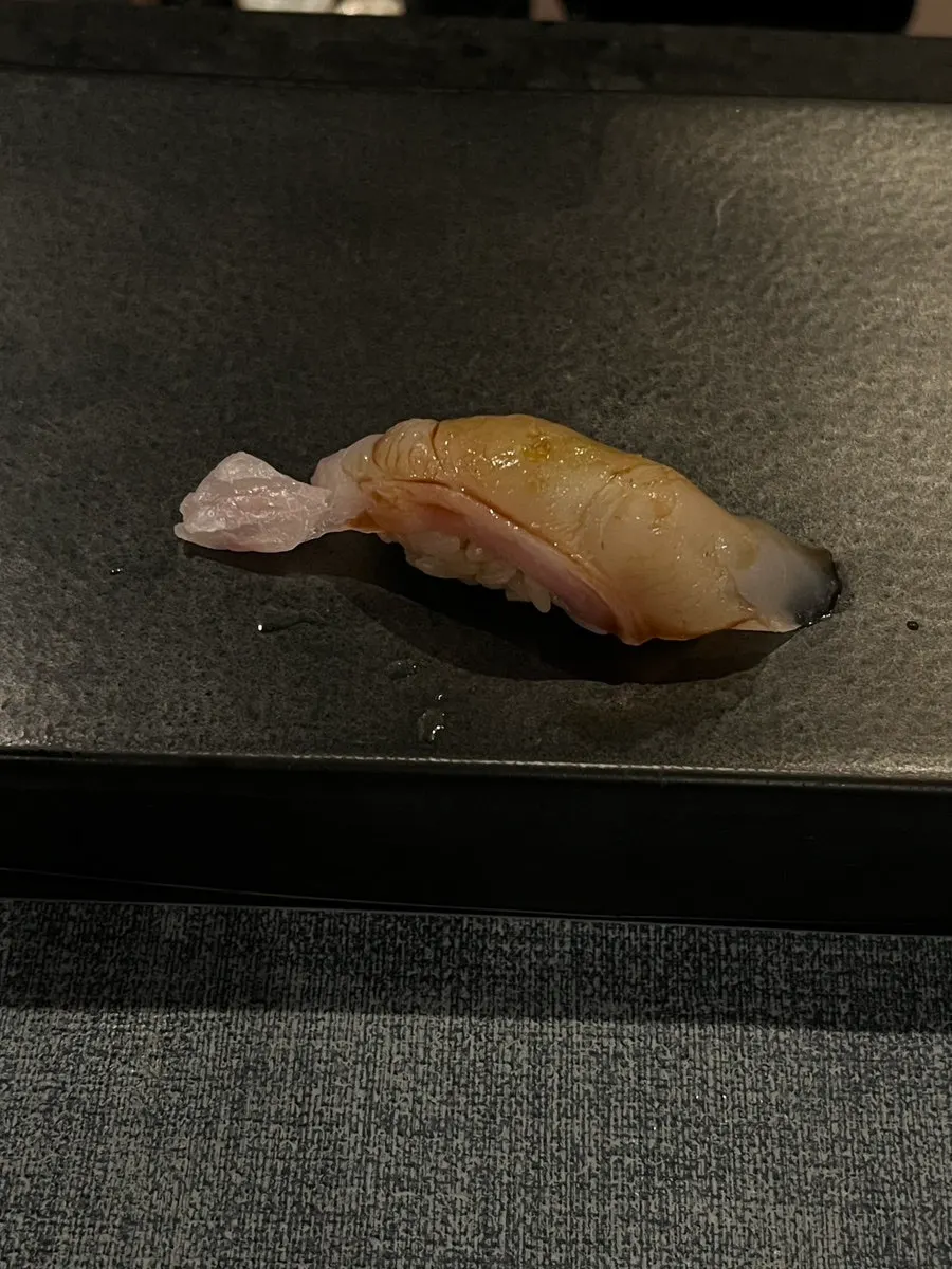 레몬즙 곁들인 참돔 초밥