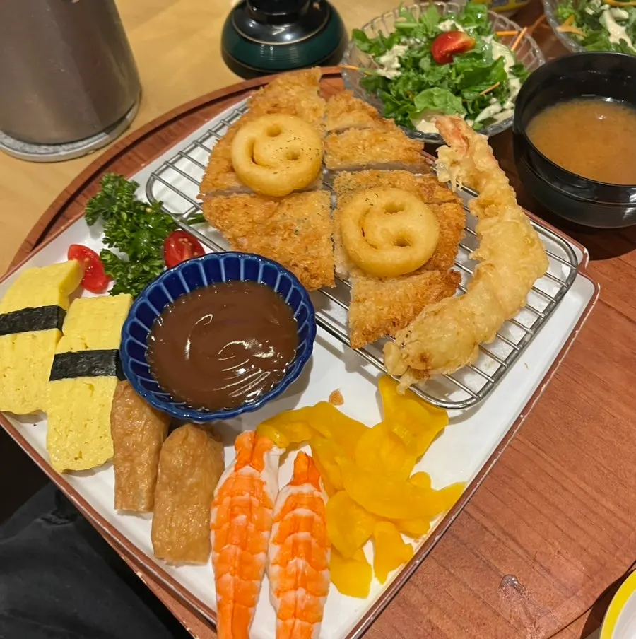 Kids' set meal served on character tableware