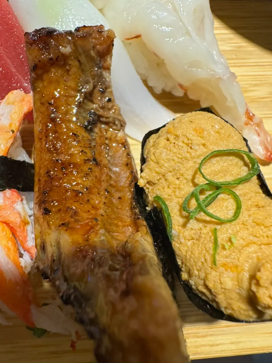 흰살생선 초밥 한 점