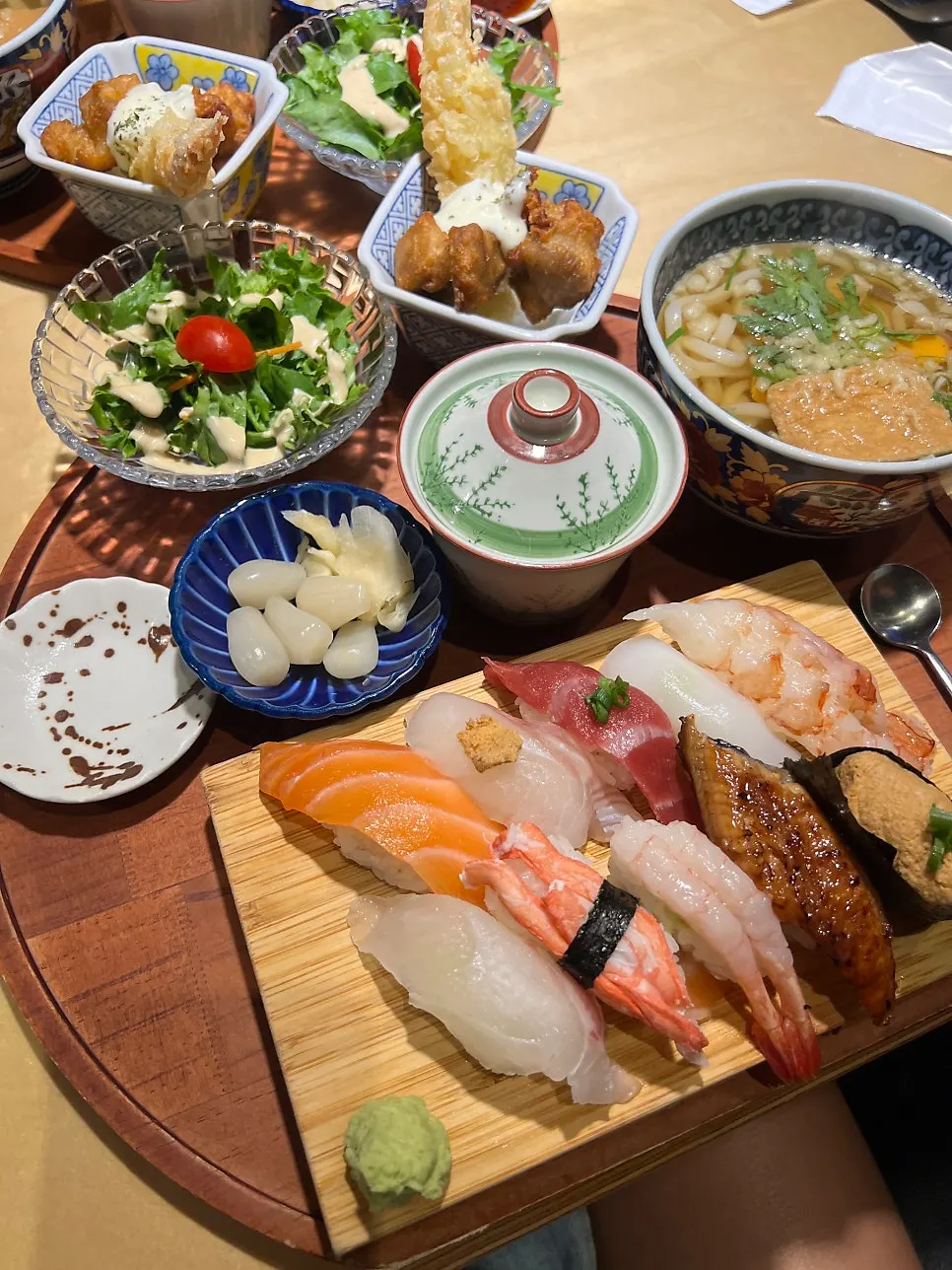 Premium sushi set spread priced at ₩25,900