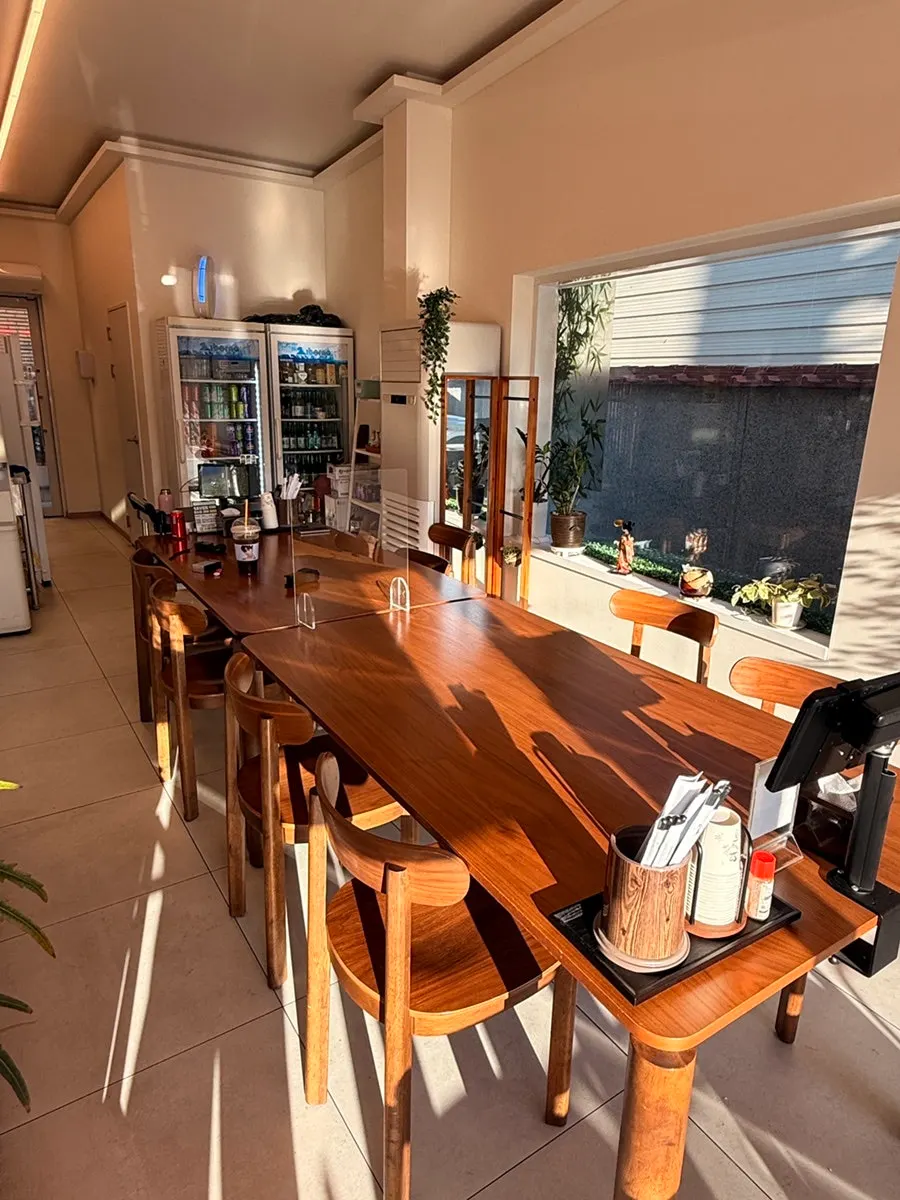 Seating with a long table for group guests