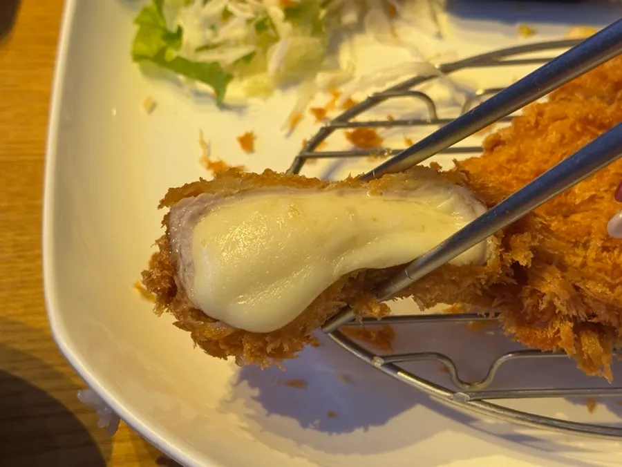 Assorted tonkatsu plate included in the couple set