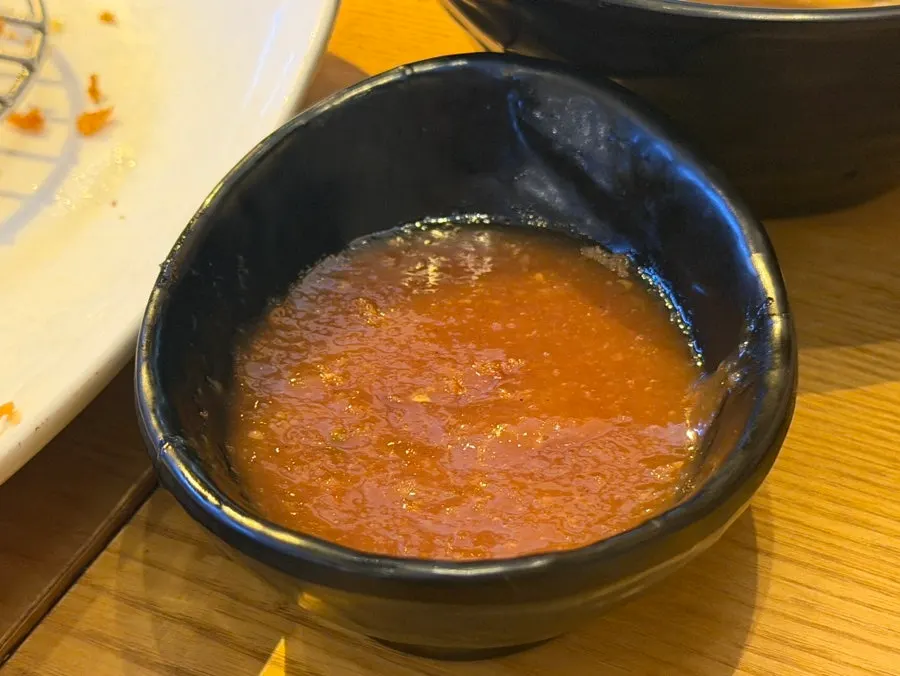 치즈돈까스가 포함된 모둠 돈까스 접시