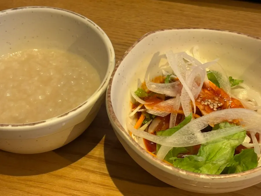 Porridge and cold mixed noodles served as appetizers