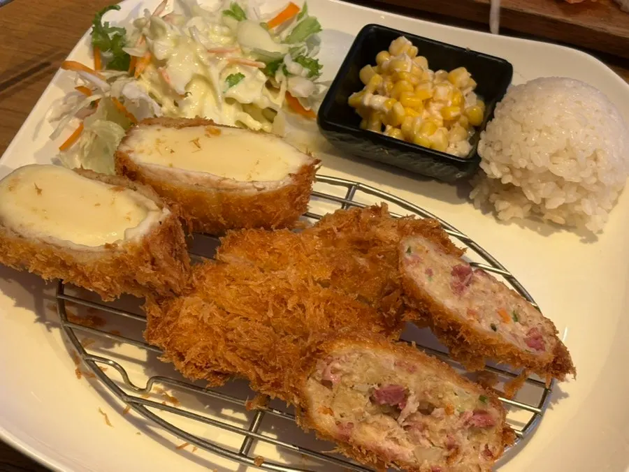 Mixed cutlet set served with mini udon