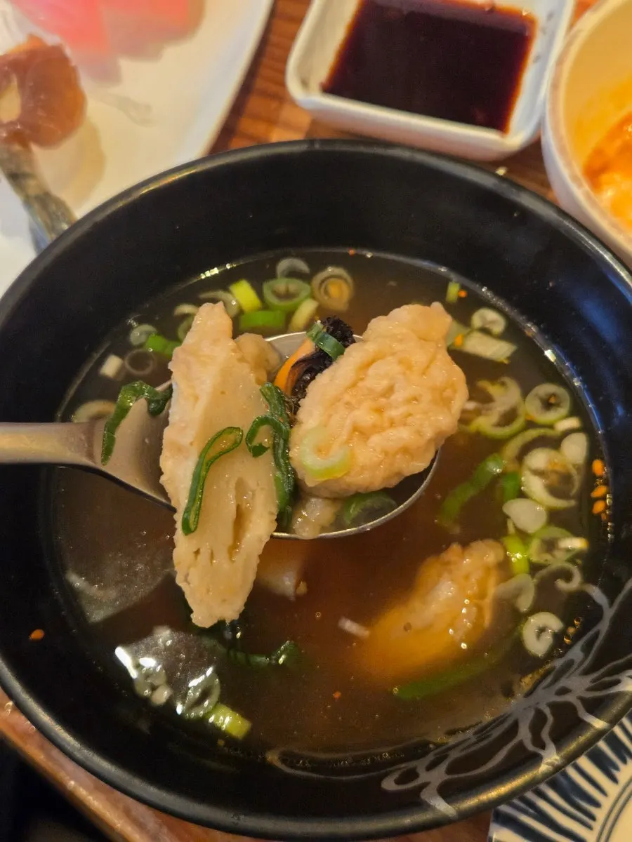 Odeng-tang with fish cake and scallions