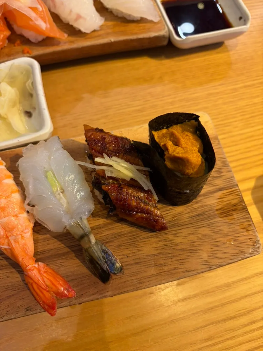 The full special sushi 10pcs plate
