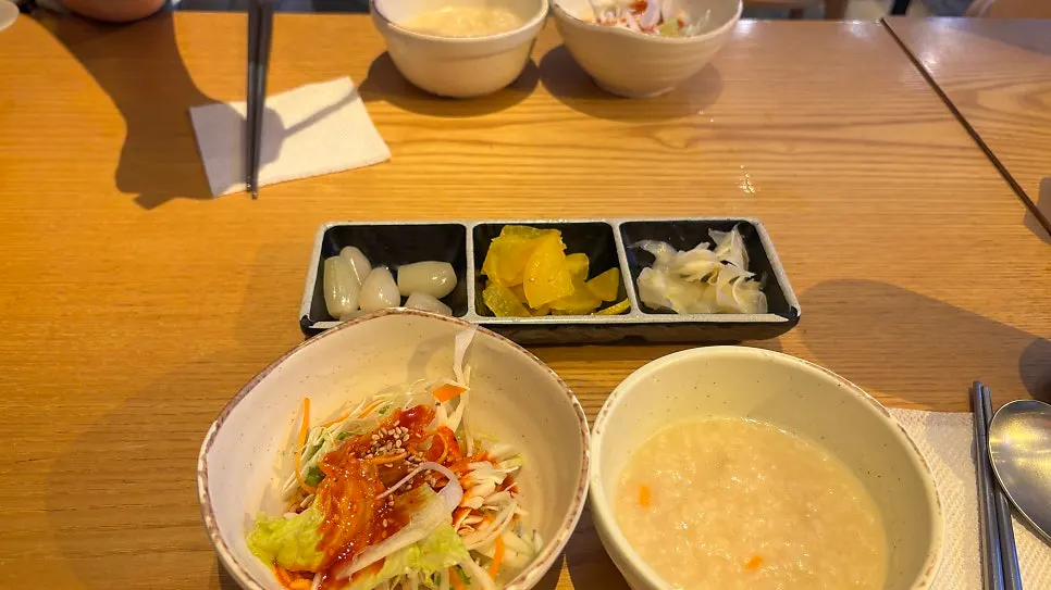 Pickled ginger, rakkyo, and pickled radish side dishes