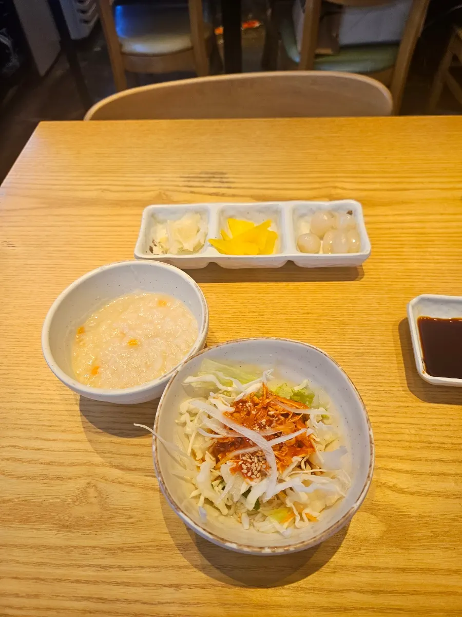 모밀 볼츠까츠 정식 구성