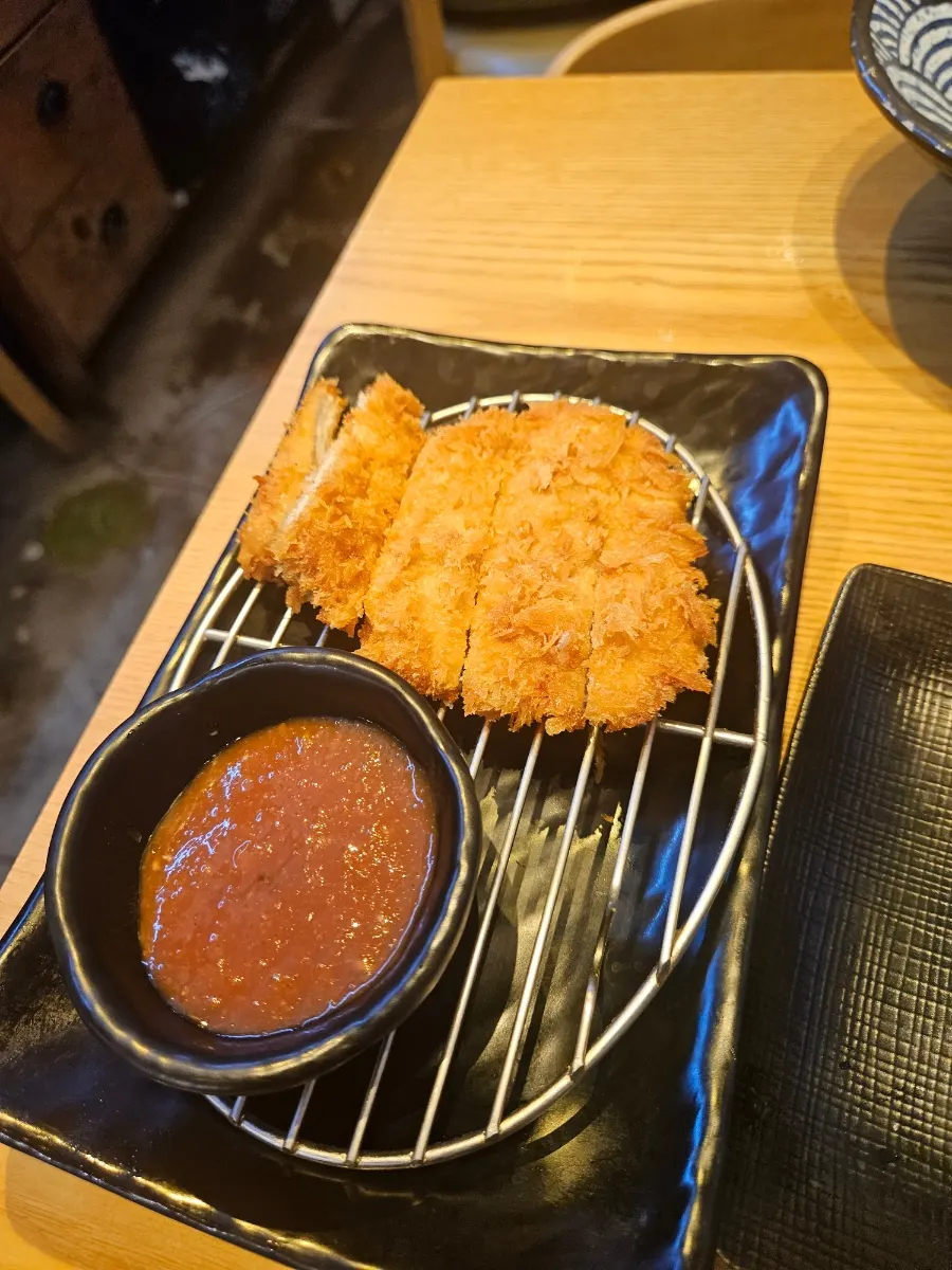 식사를 마친 스시선 방이점 테이블