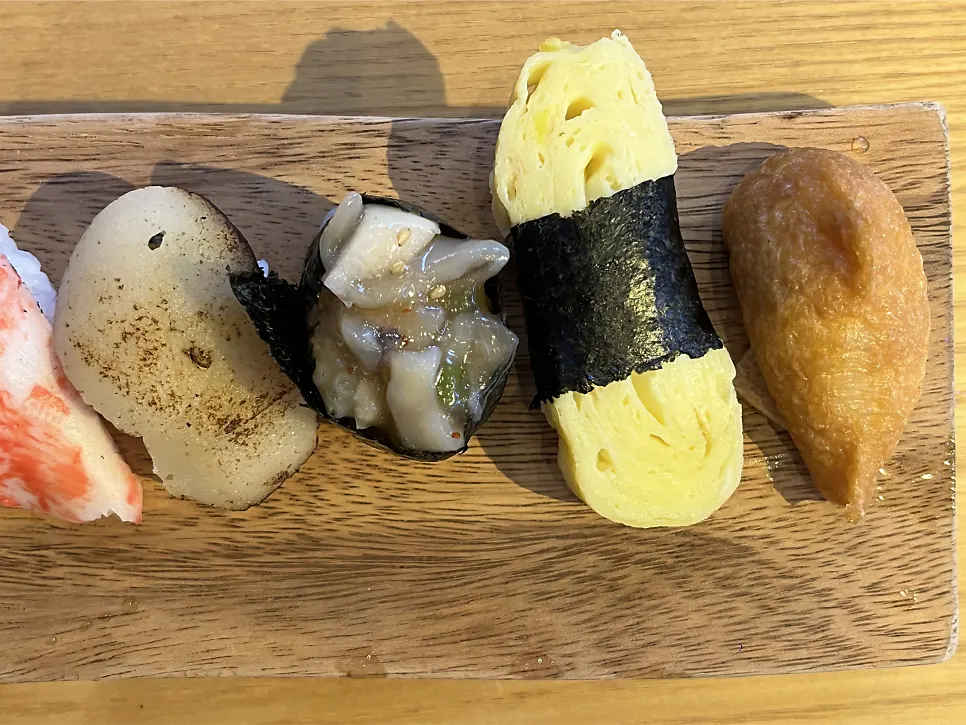 Thick, fluffy egg sushi