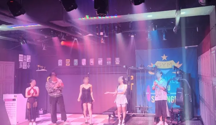 Stage brightening up right before the show begins