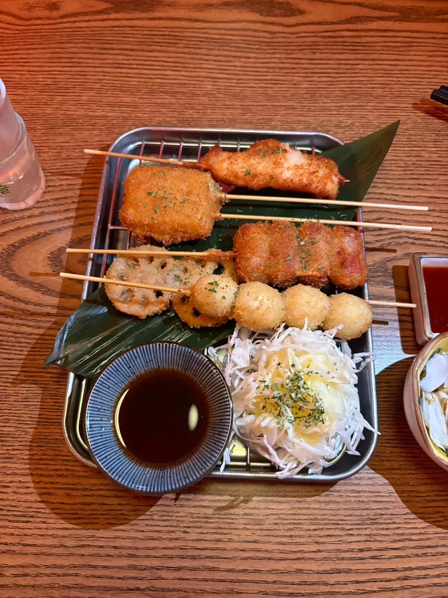 Set including kushikatsu