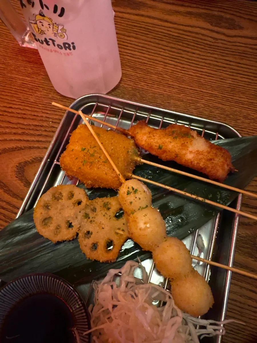 Assorted crispy fried kushikatsu