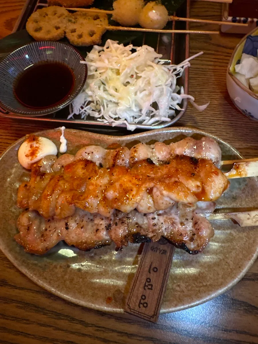 Rump skewers with tare and spicy sauces