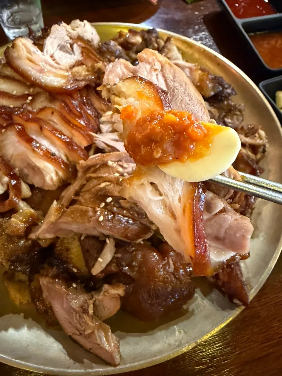 Charcoal-grilled jokbal with chewy skin
