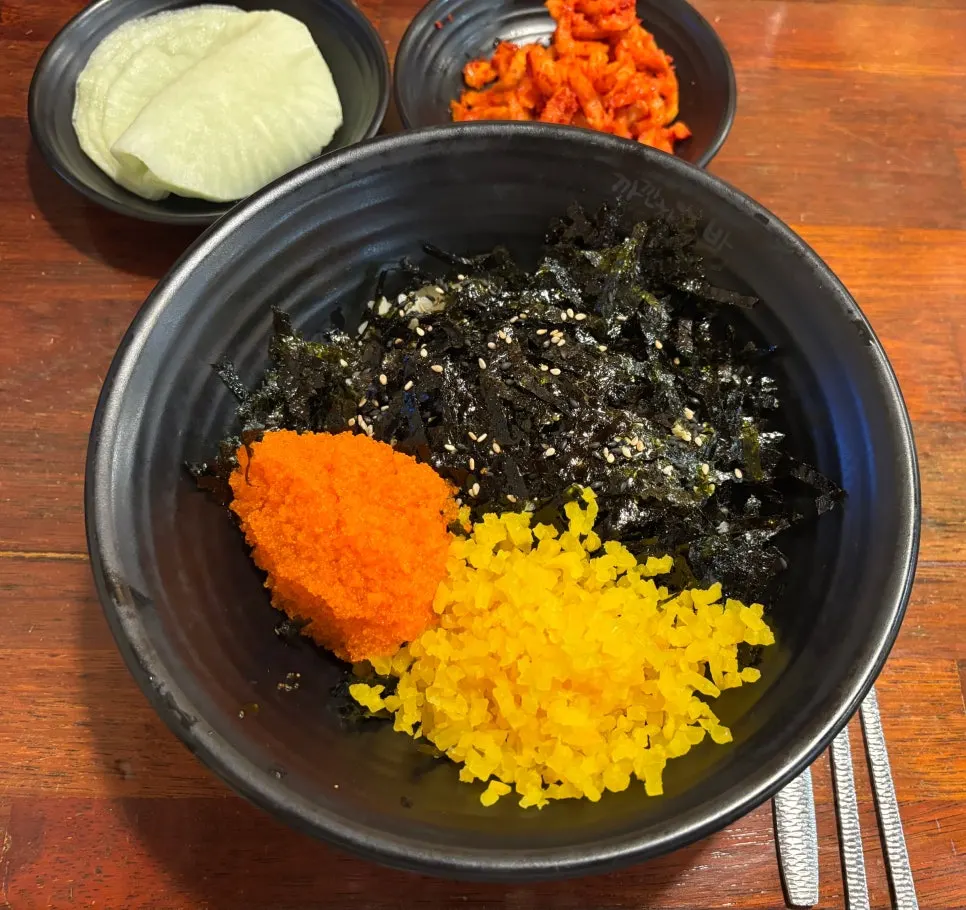 Additional order of flying fish roe fried rice