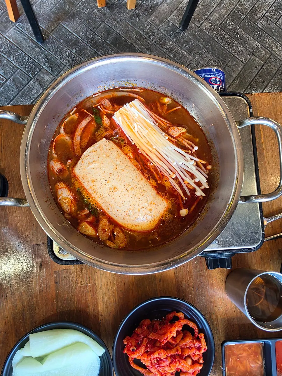 버섯과 순두부가 들어간 순두부찌개