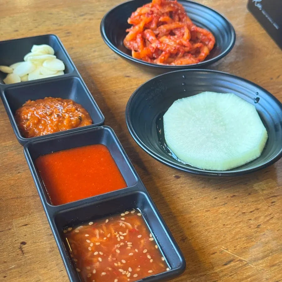 Old-style king jokbal size options