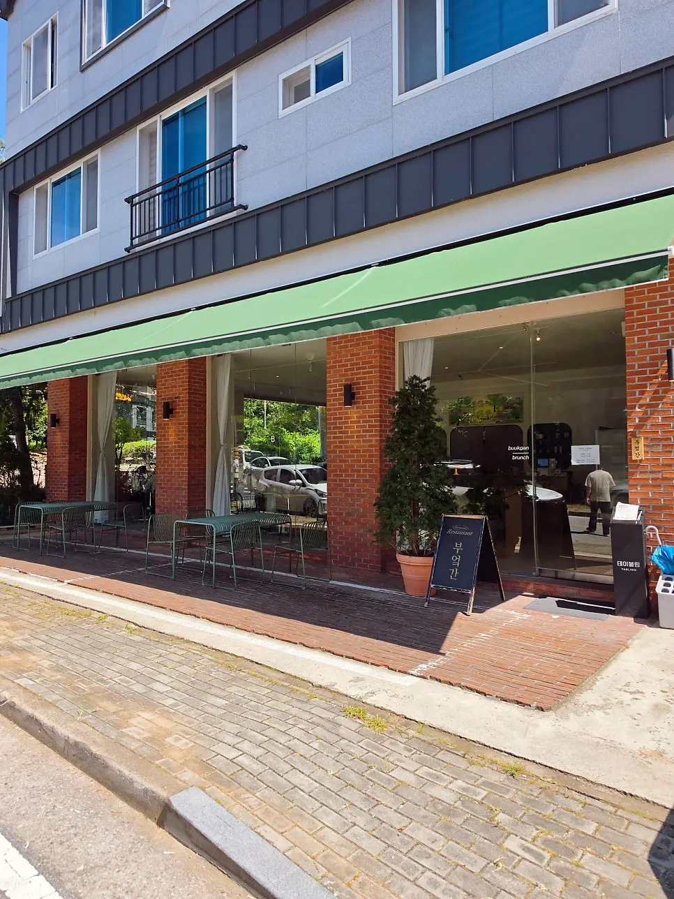 Bueokgan Suwan Branch restaurant information