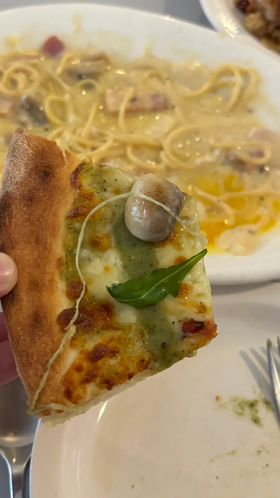 Basil Margherita pizza toppings