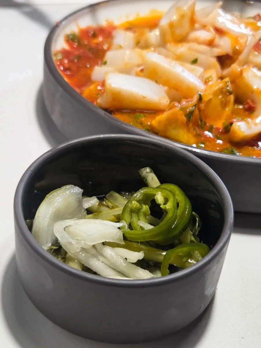 직접 만든 피클 한 종지