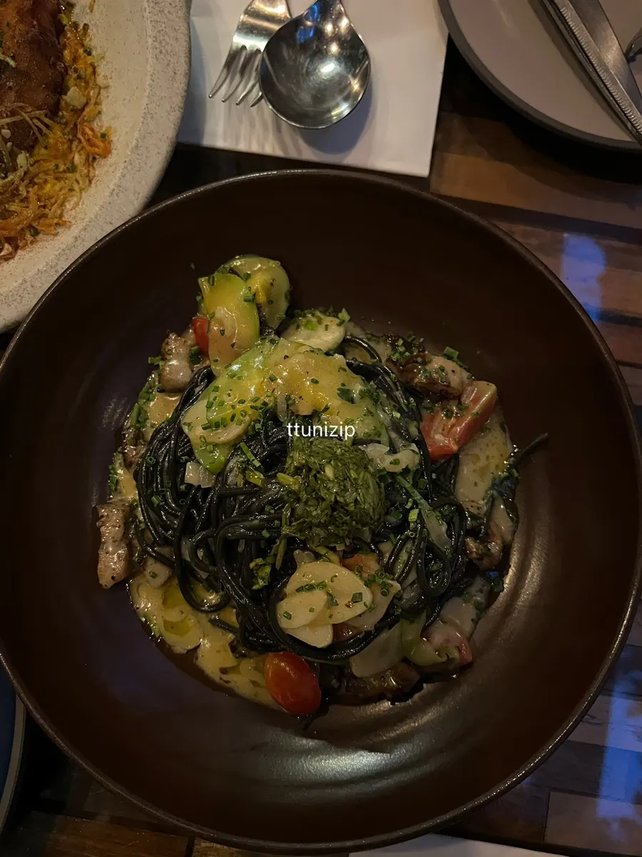 Pasta pancetta mực đen