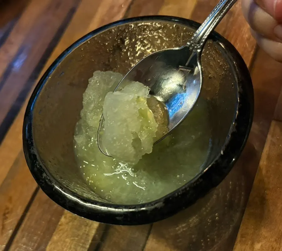 식사 마무리로 나온 멜론 셔벗