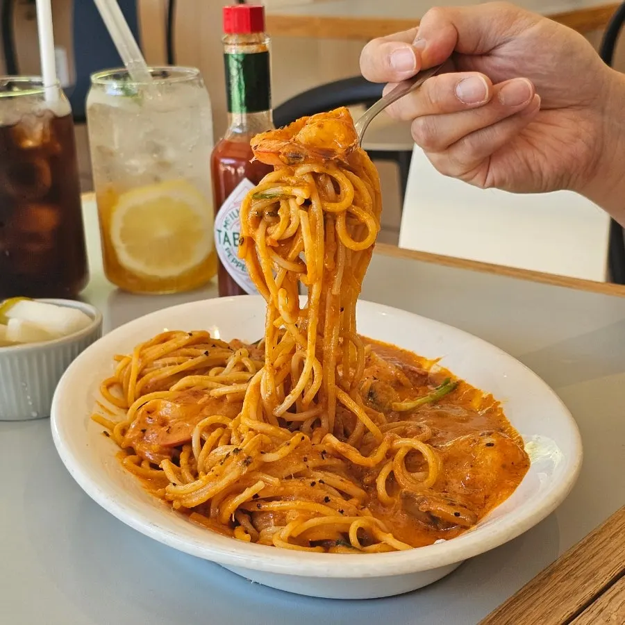 Pasta de gambas con salsa rosé intensa