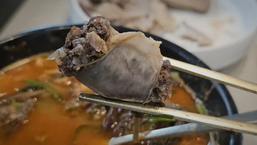 부속물까지 들어간 순대국밥 속