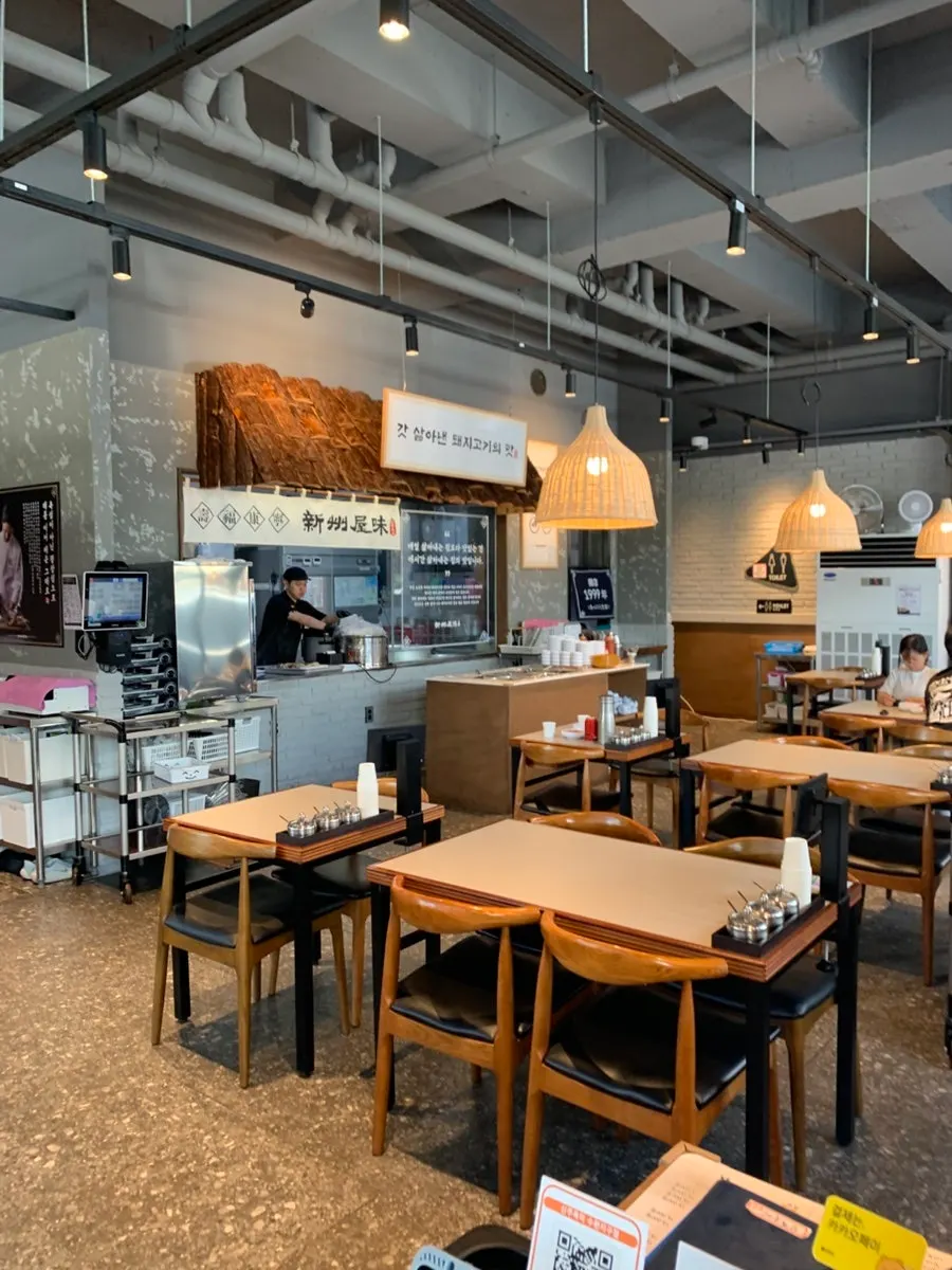 Visit to a 24-hour sundae-guk restaurant