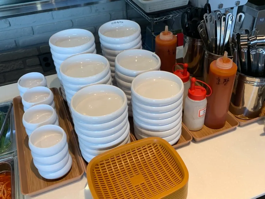 Self-service bar with ssam wraps and peppers