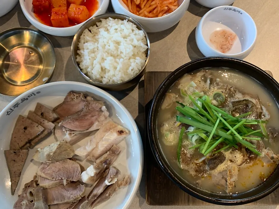 Set meal with sundae-guk and suyuk